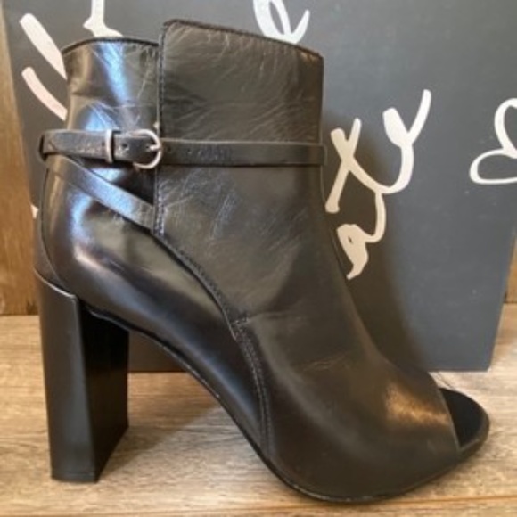 NIB Banana Republic Peeptoe Leather Gayle Bootie, Black, 9 - Picture 4 of 12